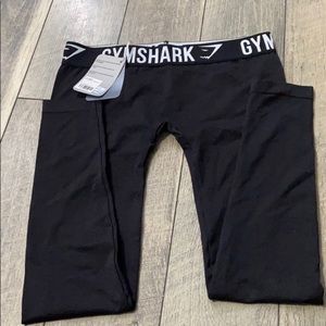 Gym shark leggings